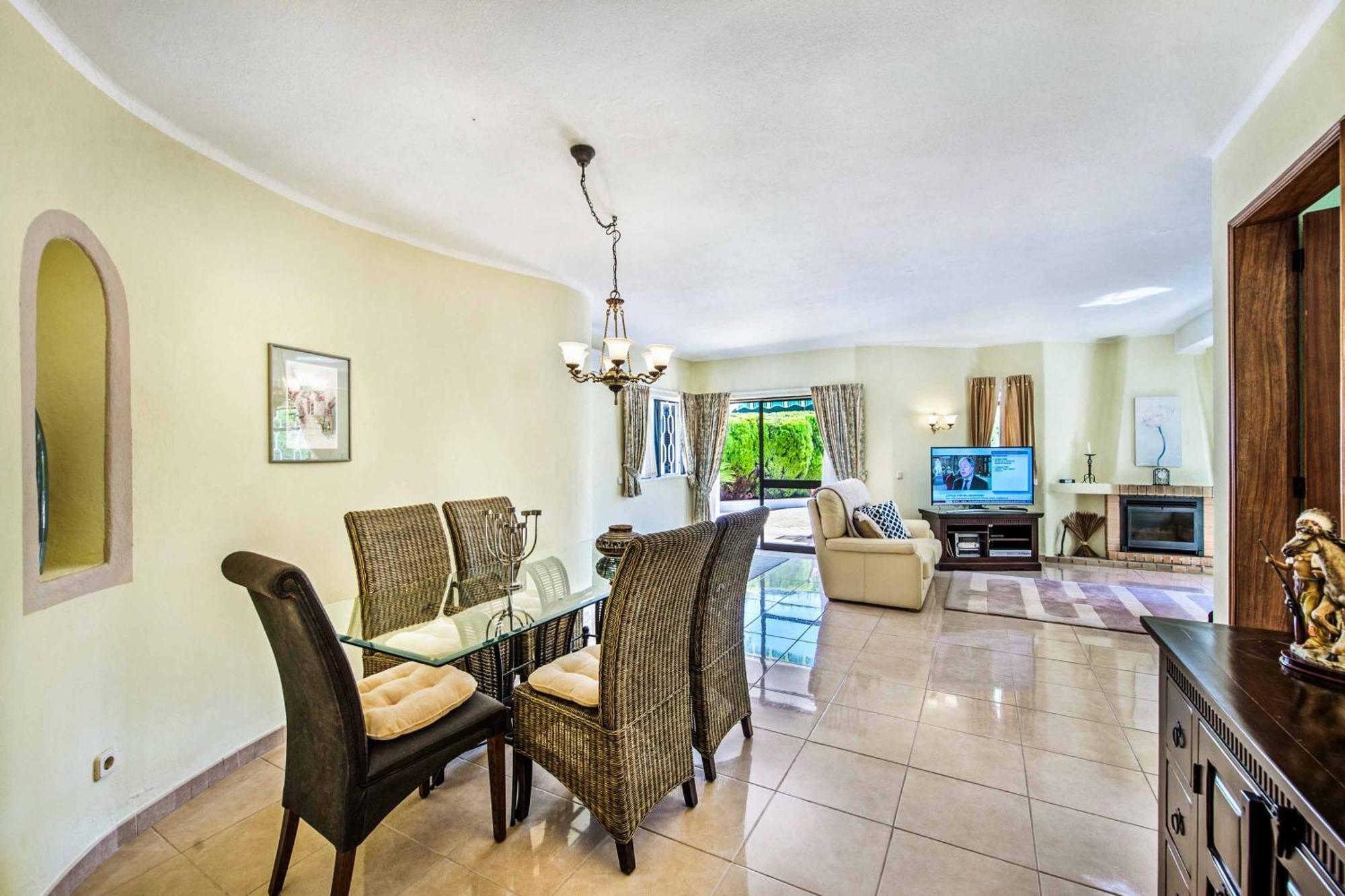 Amizade Villa *